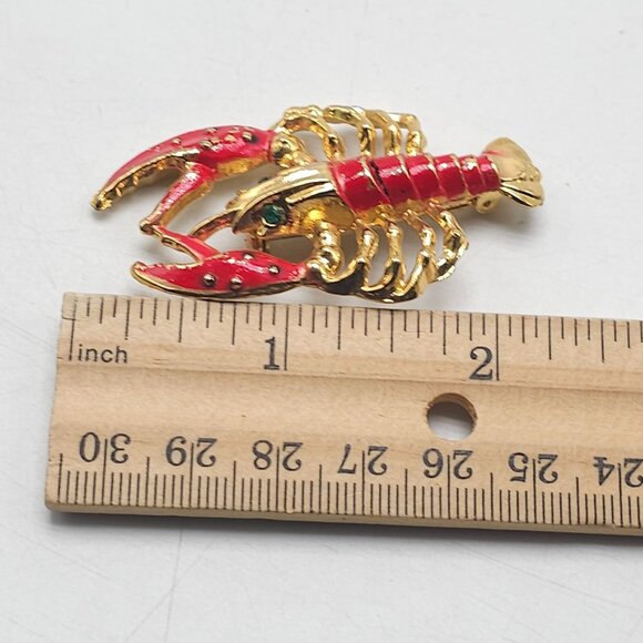 Mid-Century Figural Lobster Pin Brooch Red Enamel Gold Tone Green Rhinestones - Picture 4 of 4